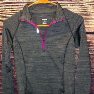 Girls Reebok athletic shirt‎